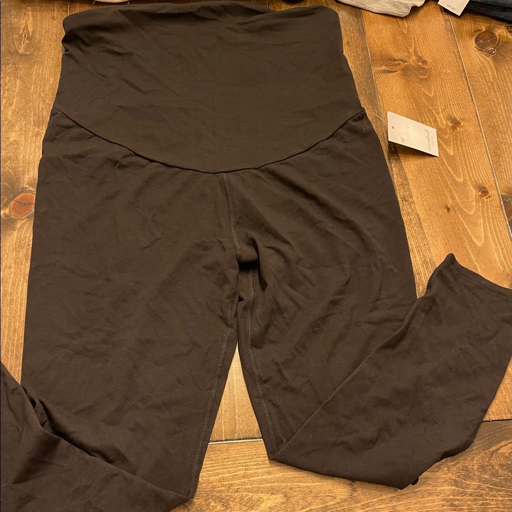 Aglow essential leggings Maternity